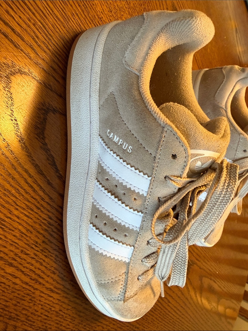 adidas Kids, Youth Campus Suede Sneakers in Wonder Beige and Cloud White - Picture 7 of 12